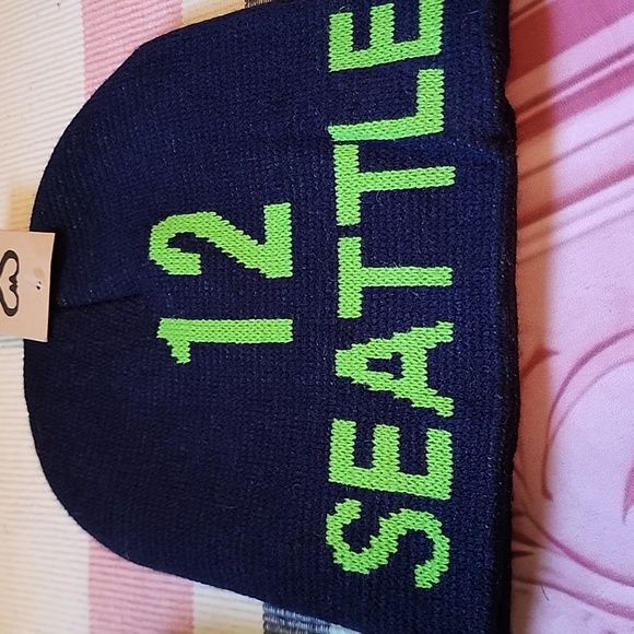 NWT Seattle Seahawks Scarf With Free Beanie.. - Picture 4 of 6